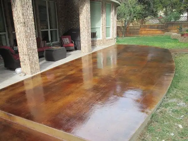 Colored concrete walkway