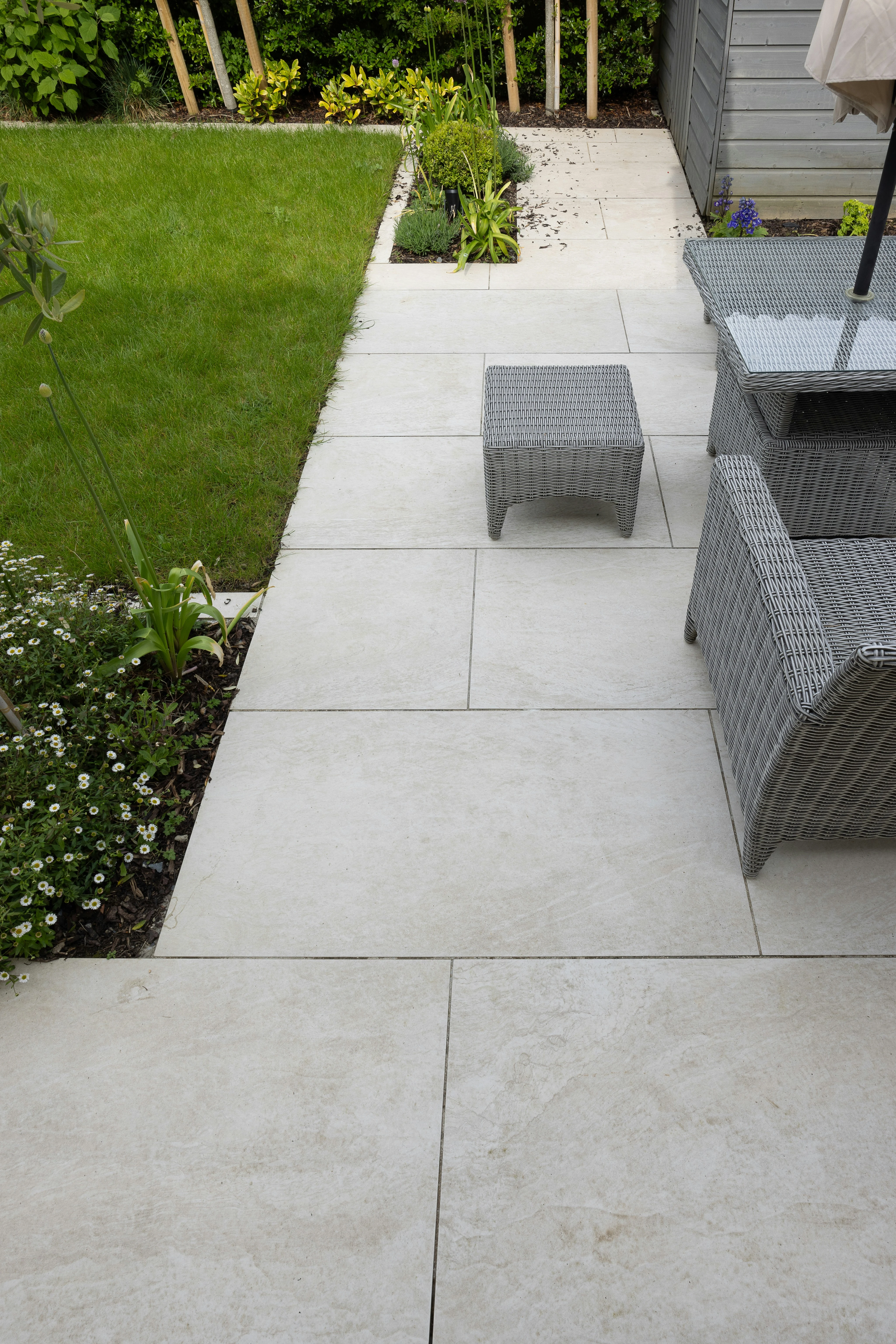 Concrete sidewalk and walkway installation